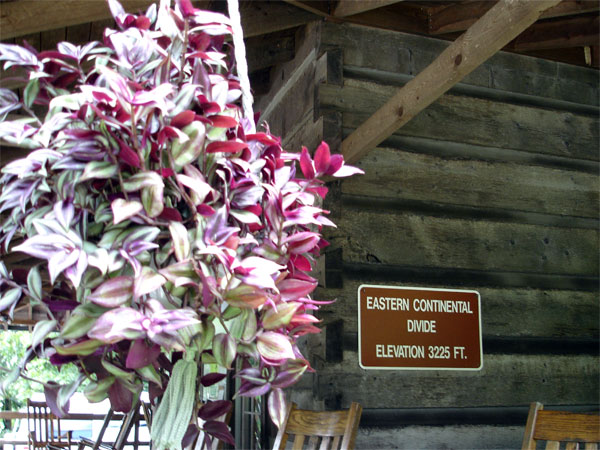 Eastern Continental Divide sign